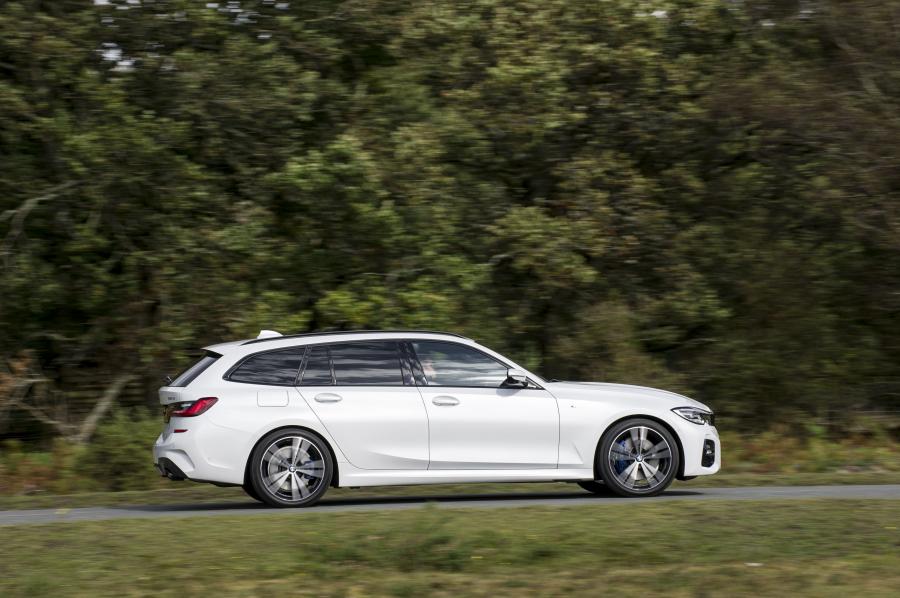  BMW 330i Touring M Sport (G21) 2019 года  (UK) (фото 9 из 32)